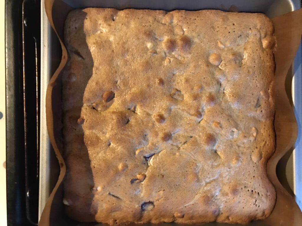 Baked blondies